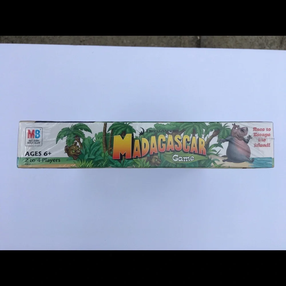 Madagascar Board Game Milton Bradley 2005 Race To Escape The Island New Sealed